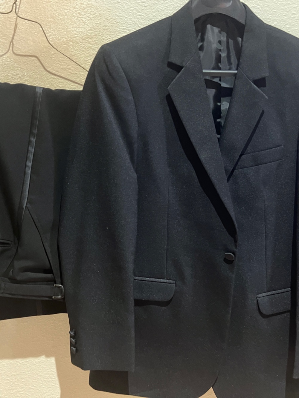 Kids' Black Tailored Tux - Classic Single-Button Jacket